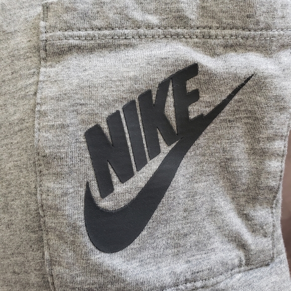 Nike Long Sleeve Pocket Tee - Picture 4 of 6
